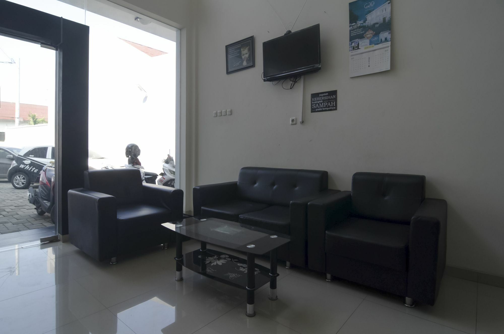 Reddoorz Near Lawang Sewu Hotel Semarang Ngoại thất bức ảnh
